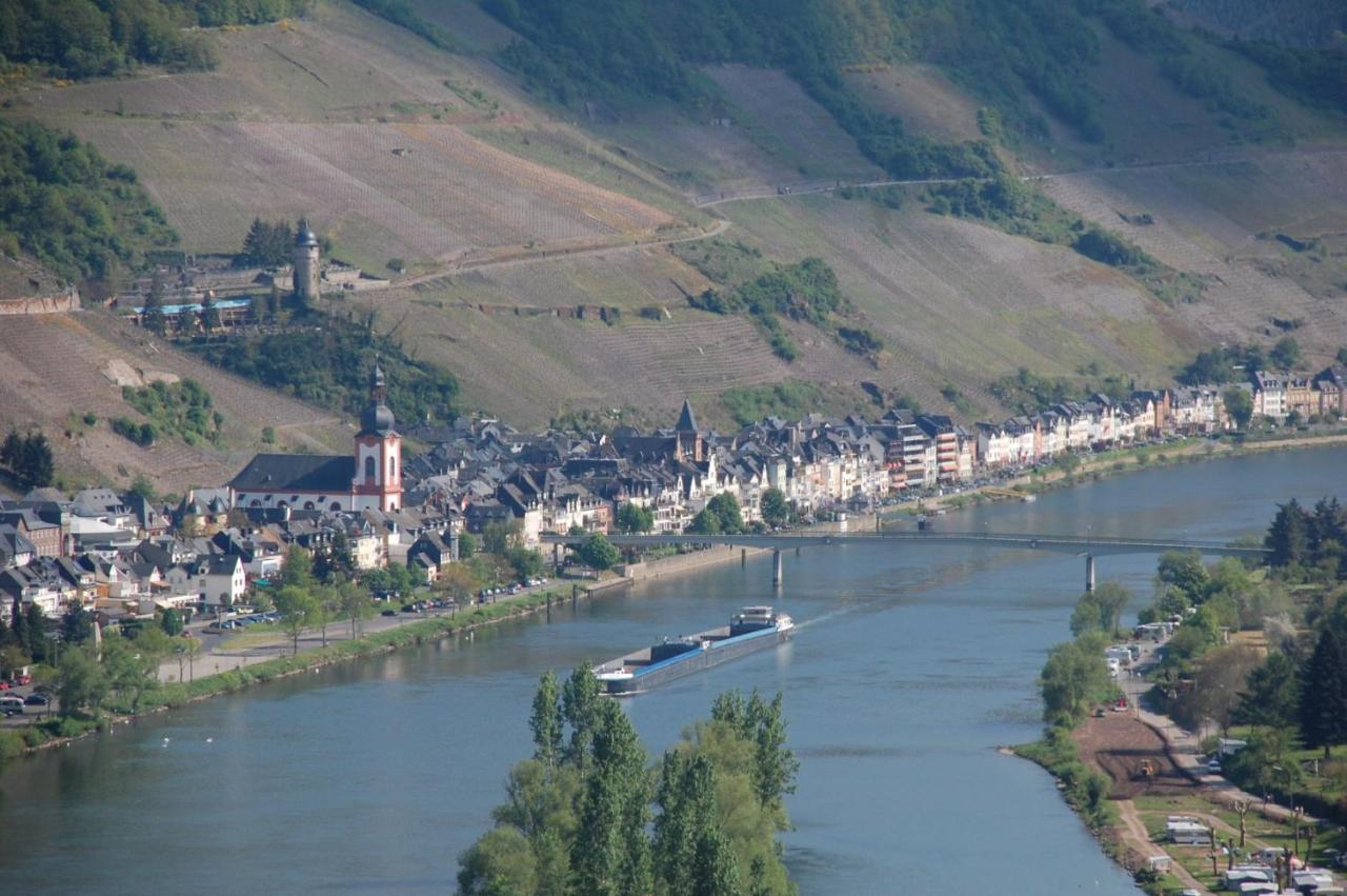 Apartament Weingut Helmut Barzen Zell an der Mosel Zewnętrze zdjęcie